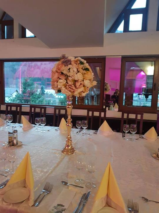 Aranjament floral la eveniment